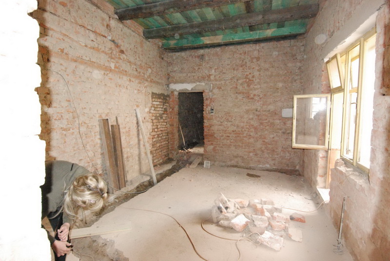 Prostor pro budoucí kuchyň - v průběhu rekonstrukce